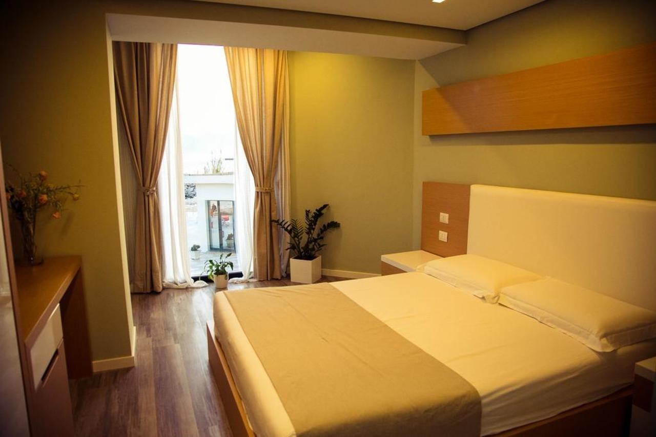 Hotel Bologna Vlorë Eksteriør billede