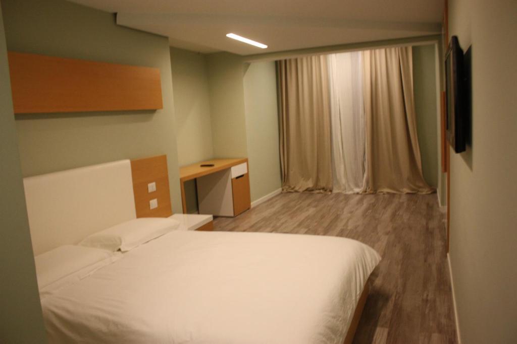 Hotel Bologna Vlorë Værelse billede